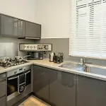 Cosy Beautiful Flat In Central London